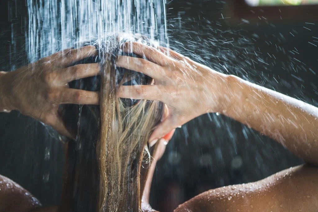 Tout ce que vous devez savoir pour des cheveux forts et en bonne santé 4 Quand laver les cheveux après une protéine capillaire ?