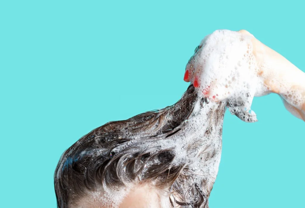Tout ce que vous devez savoir pour des cheveux forts et en bonne santé 6 Quel shampoing utiliser après une protéine capillaire ?